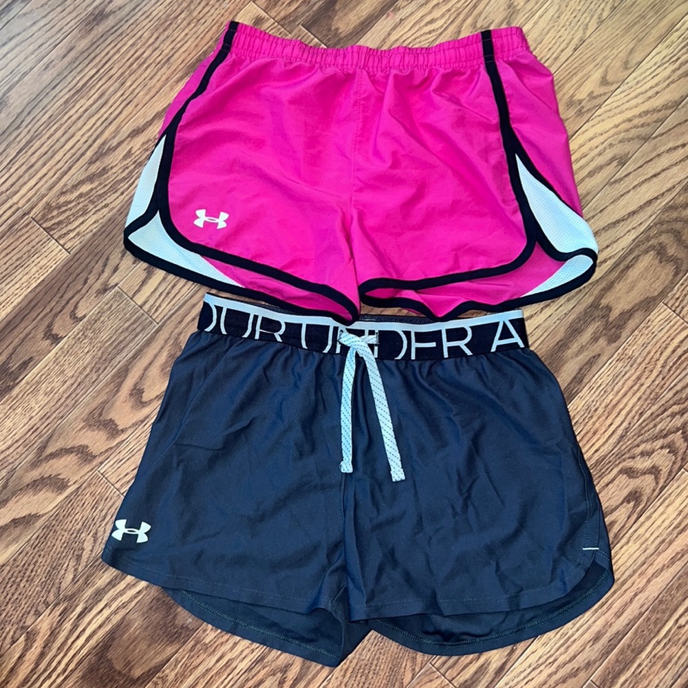 Under armour youth large shorts.